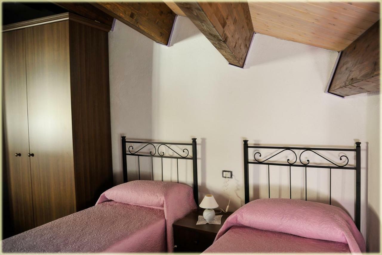 Il Palazzo Del Barone - Stanza Dei Maiorana Hotell Pietrapertosa Exteriör bild